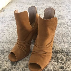 Kristin cavalier BRAND new chunky heel shoe